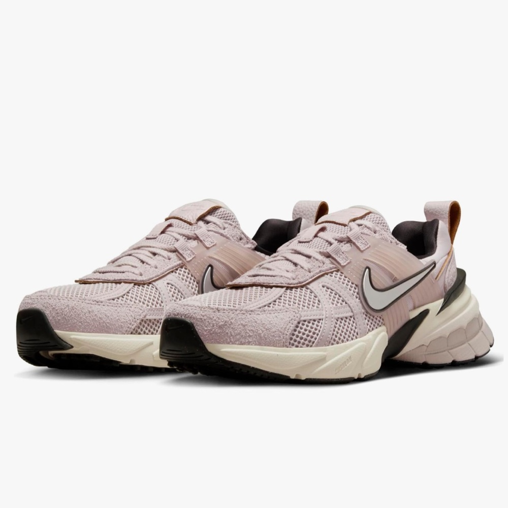 Nike V2K Running Shoes